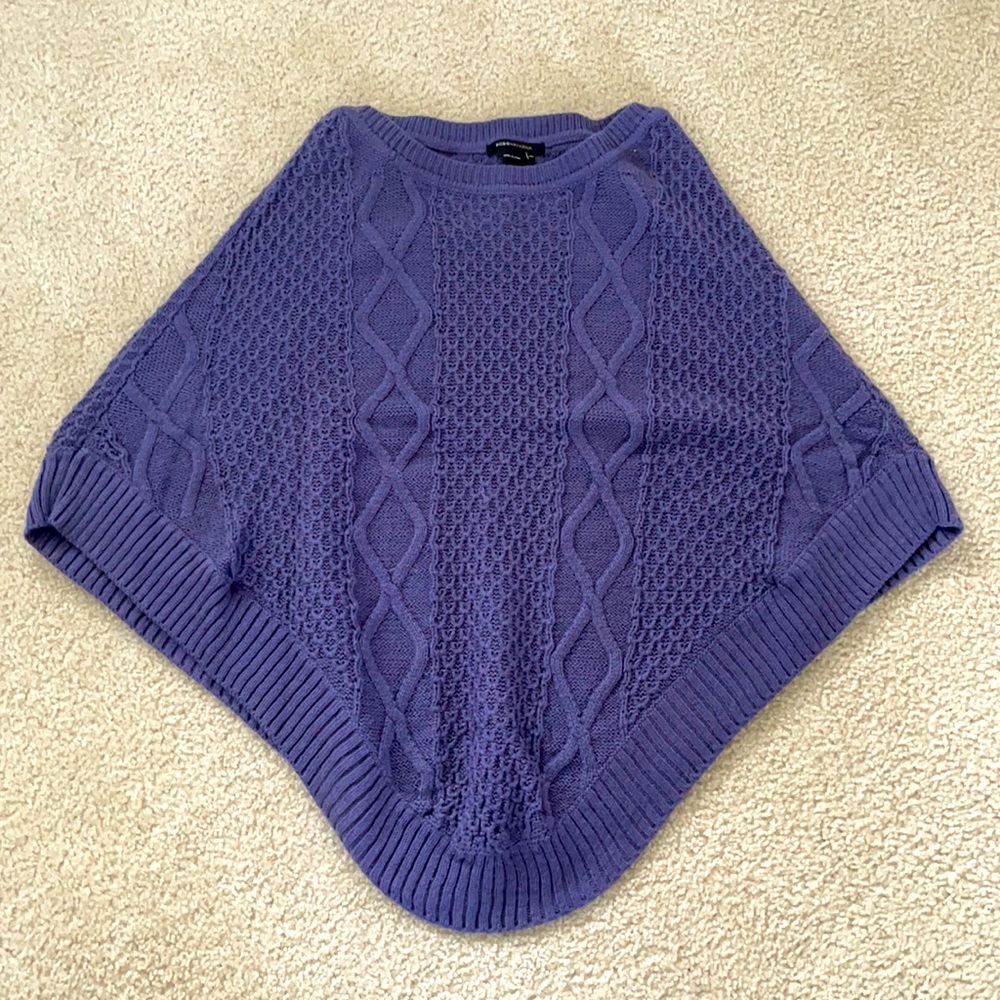 BCBG Shawl/poncho
